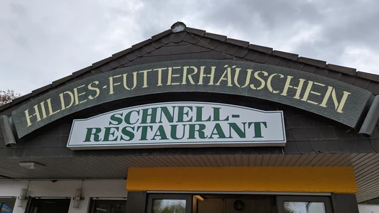 Winzige Täler und eine steinalte Höhle