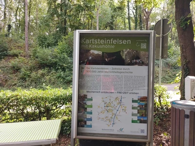 Winzige Täler und eine steinalte Höhle